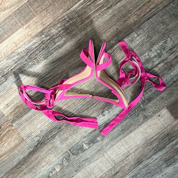 Shoedazzle Pink Slingback Sandals Heels Rhinestone  (NWOT) / Size: 8.5 - Picture 4 of 8